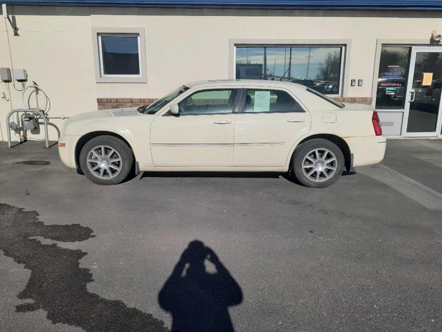 2008 Chrysler 300 (2C3LK53G68H) , located at 2015 Cambell Street, Rapid City, SD, 57701, (605) 342-8326, 44.066433, -103.191772 - Photo#0